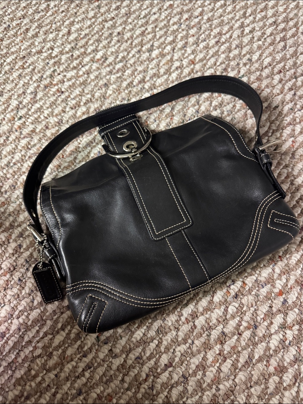 COACH Black Leather Shoulder Bag with Contrast Stitching - Picture 6 of 9